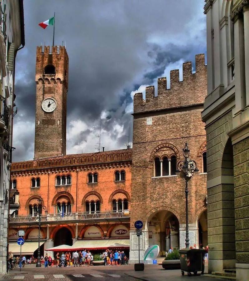Holiday Treviso Suite Lombardi Exteriér fotografie
